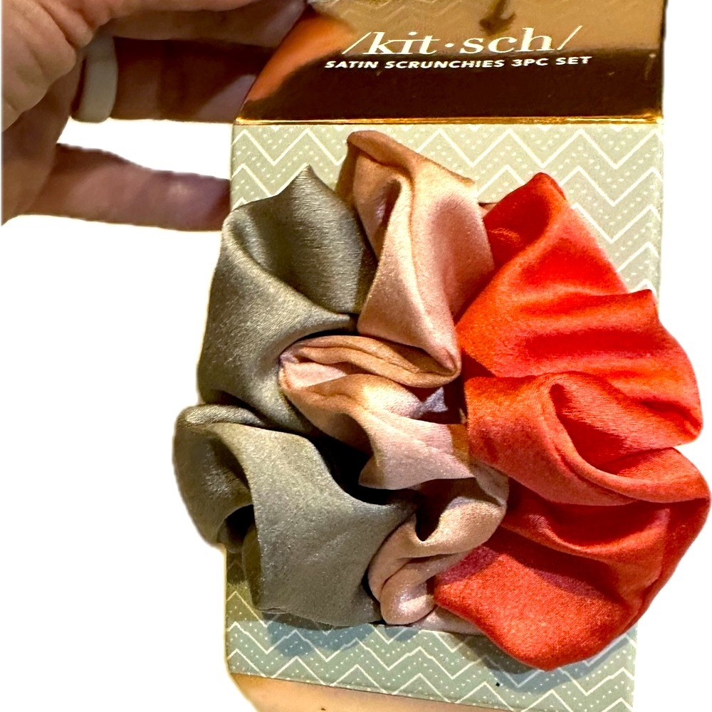 KITSCH HOLIDAY ORNAMENT 3 PC SATIN SCRUNCHES SET HAIR PONYTAIL PINK GREEN CORAL